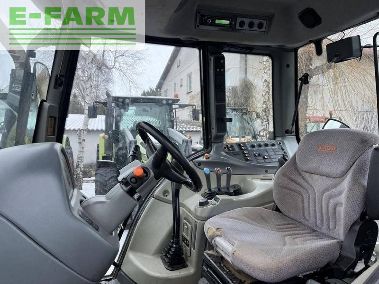 Farm tractor Valtra n121 hitech: picture 10