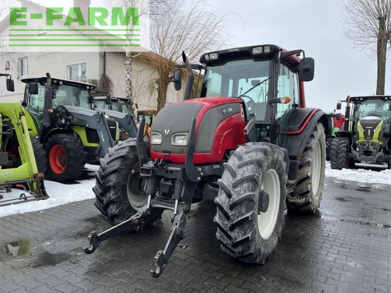 Farm tractor Valtra n121 hitech: picture 2