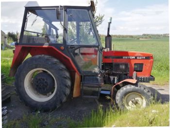 Farm tractor Zetor 5211: picture 1