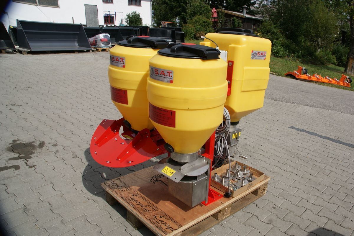 New Sand/ Salt spreader for Municipal/ Special vehicle AKTION-Salz und Splitstreuer Winterprofi 12 Volt: picture 3