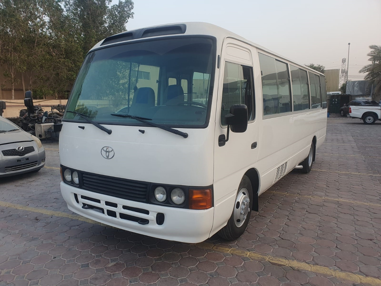 TOYOTA Coaster .... 25 places on lease TOYOTA Coaster .... 25 places: picture 2