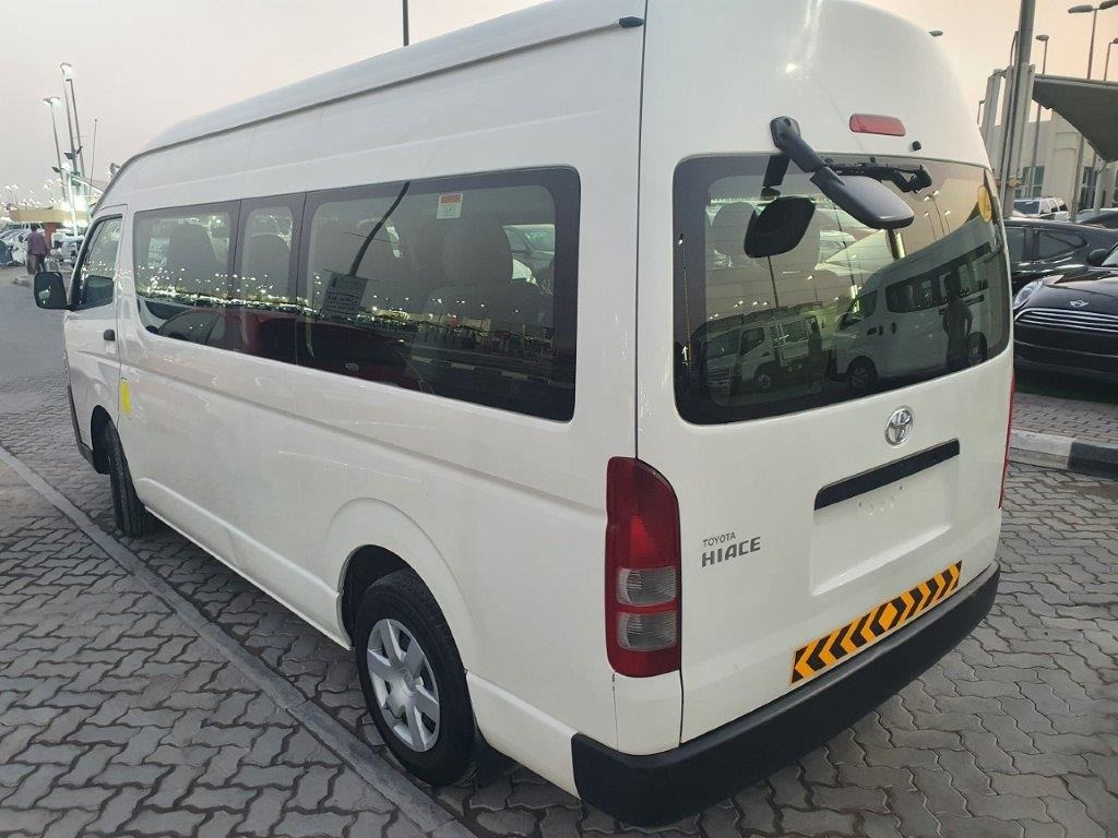 TOYOTA Hiace ... High Roof - 16 places on lease TOYOTA Hiace ... High Roof - 16 places: picture 3