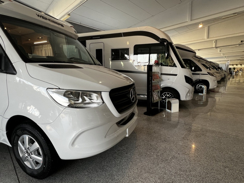 New Semi-integrated motorhome Weinsberg CaraCompact Suite MB 640 MEG Pepper Edition: picture 2