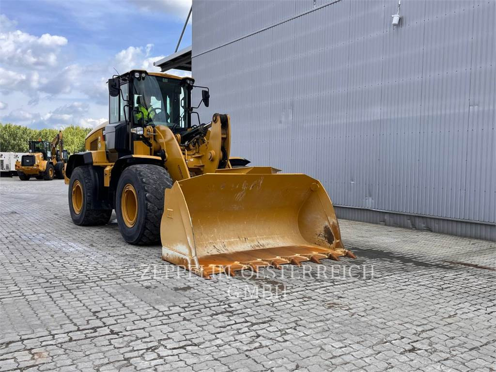 Wheel loader CAT 938M: picture 2