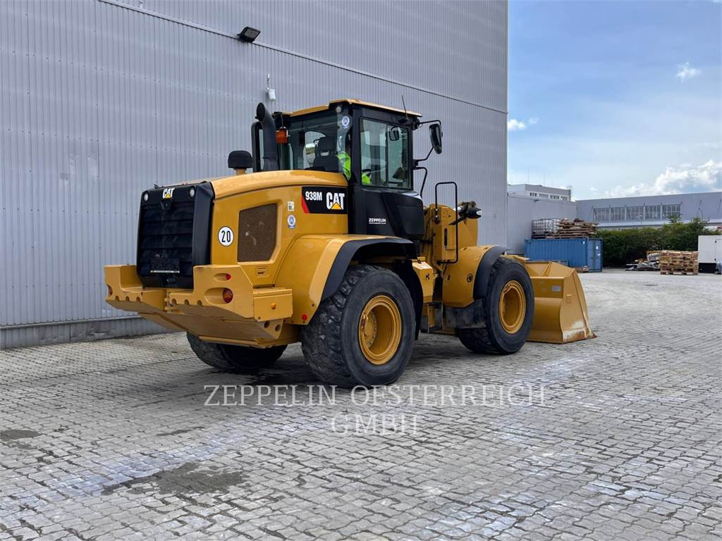 Wheel loader CAT 938M: picture 3