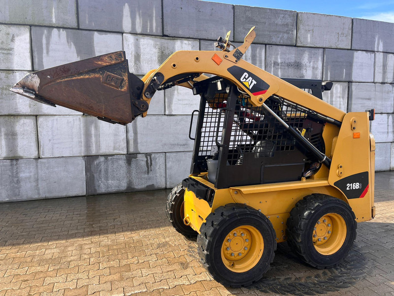 Skid steer loader Caterpillar 216B3 NO CE: picture 9