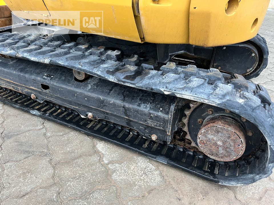 Mini excavator Caterpillar 302.7D: picture 9