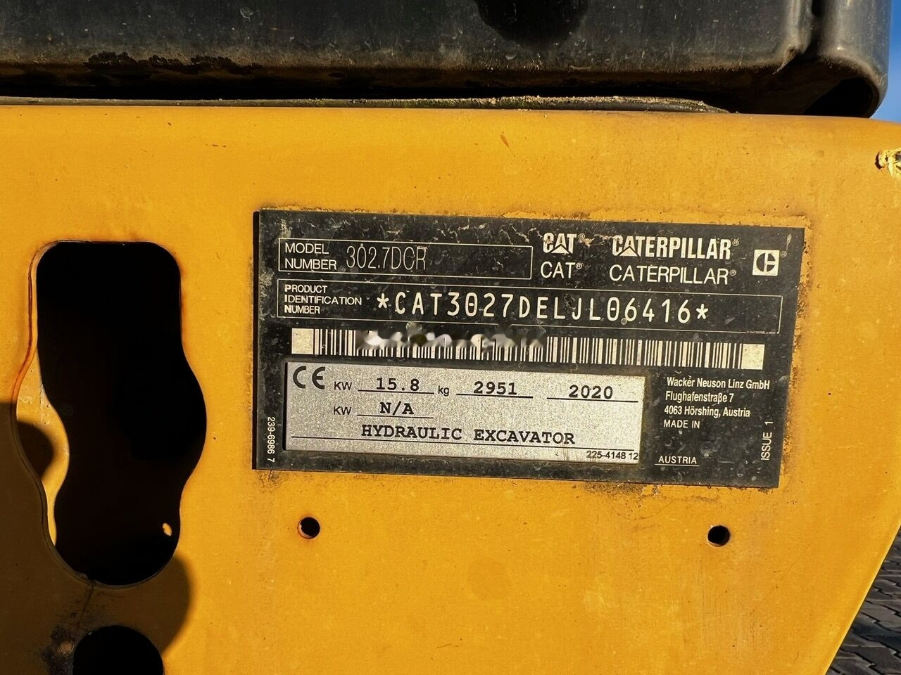 Mini excavator Caterpillar 302.7 DCR: picture 12