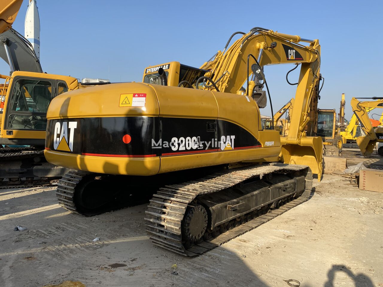 Crawler excavator Caterpillar 320CL: picture 7