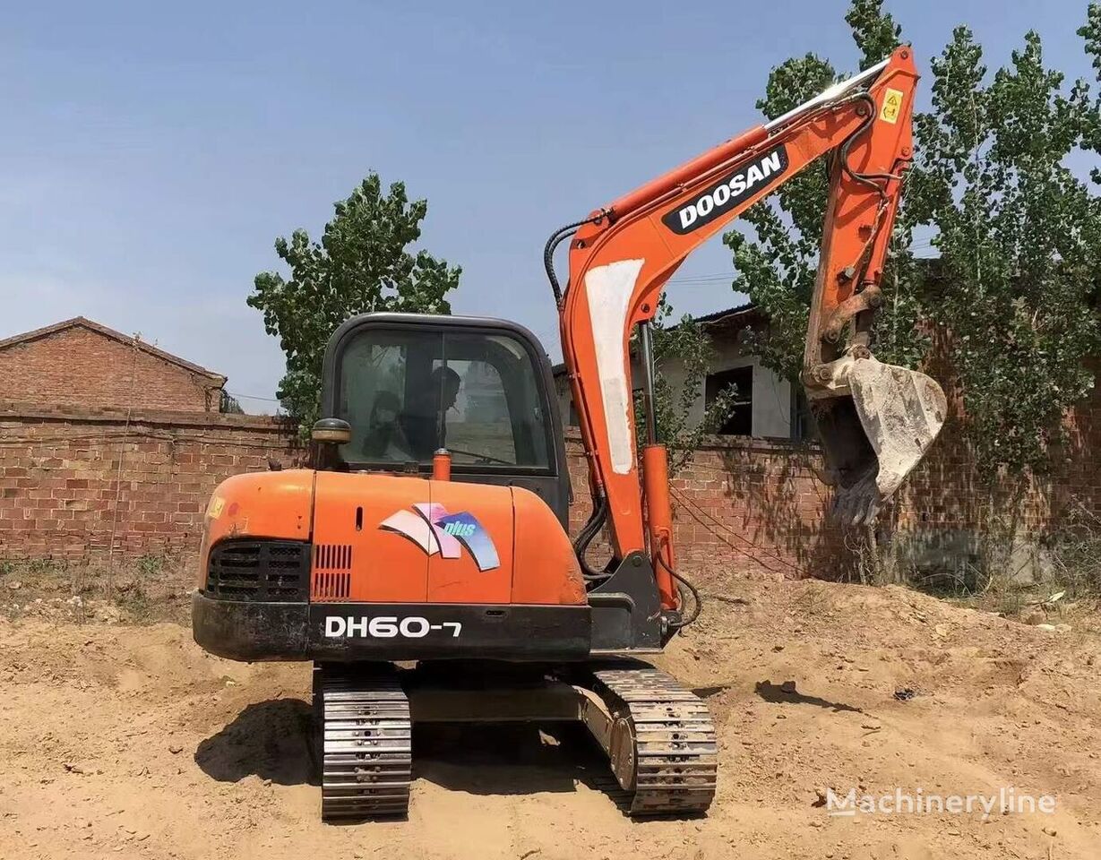 Mini excavator DOOSAN DH60 Korean small excavator digger 6 tons: picture 4