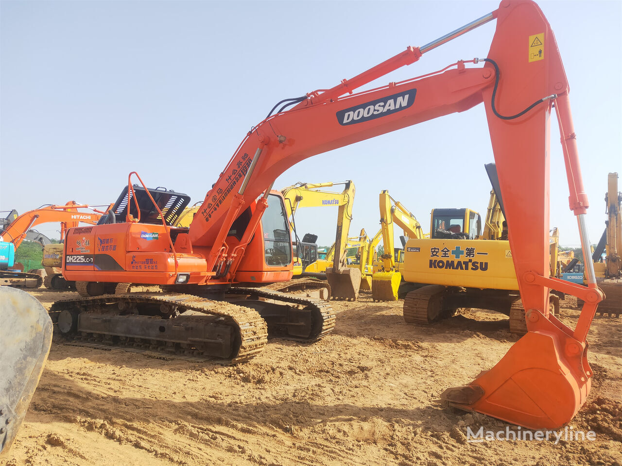 Crawler excavator Doosan DH225LC-7: picture 3