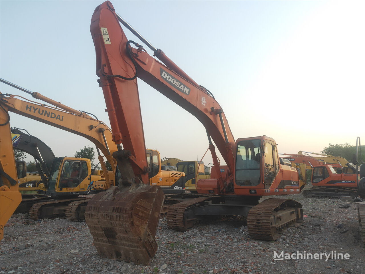 Crawler excavator Doosan DH300LC-7: picture 4