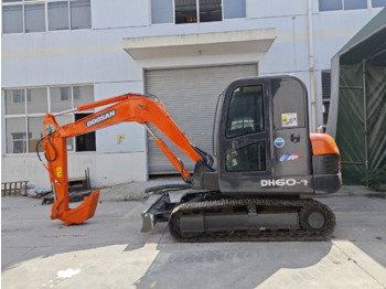 Mini excavator Doosan DH60 tracked excavators: picture 1