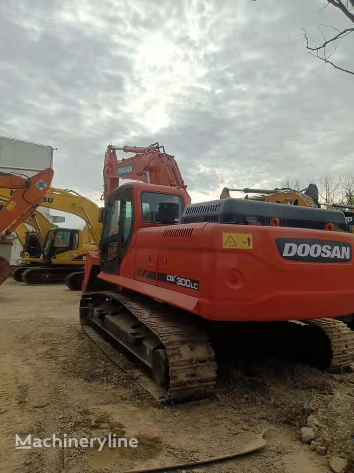 Crawler excavator Doosan DX300: picture 7