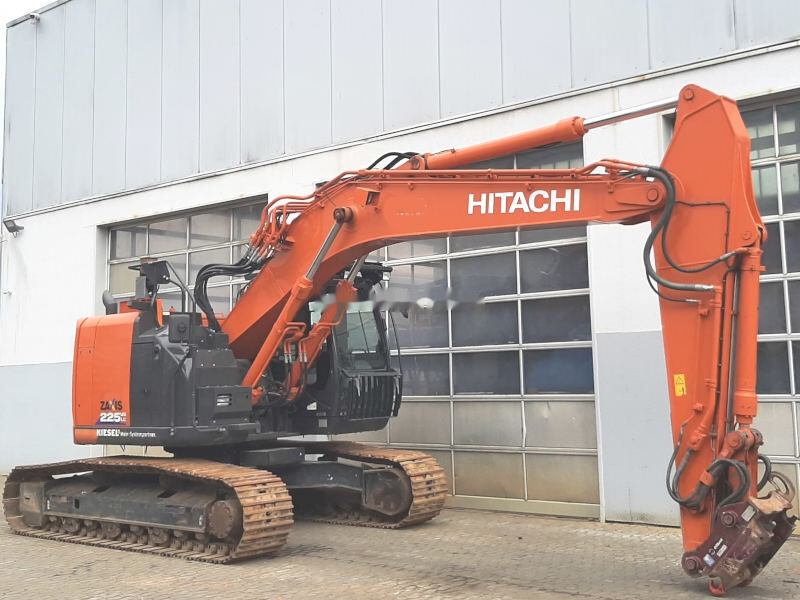 Crawler excavator Hitachi ZX225USLC-6: picture 4