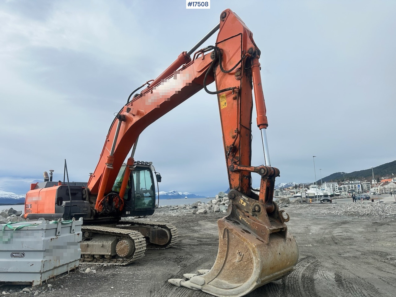 Excavator Hitachi ZX350LC-5B: picture 8