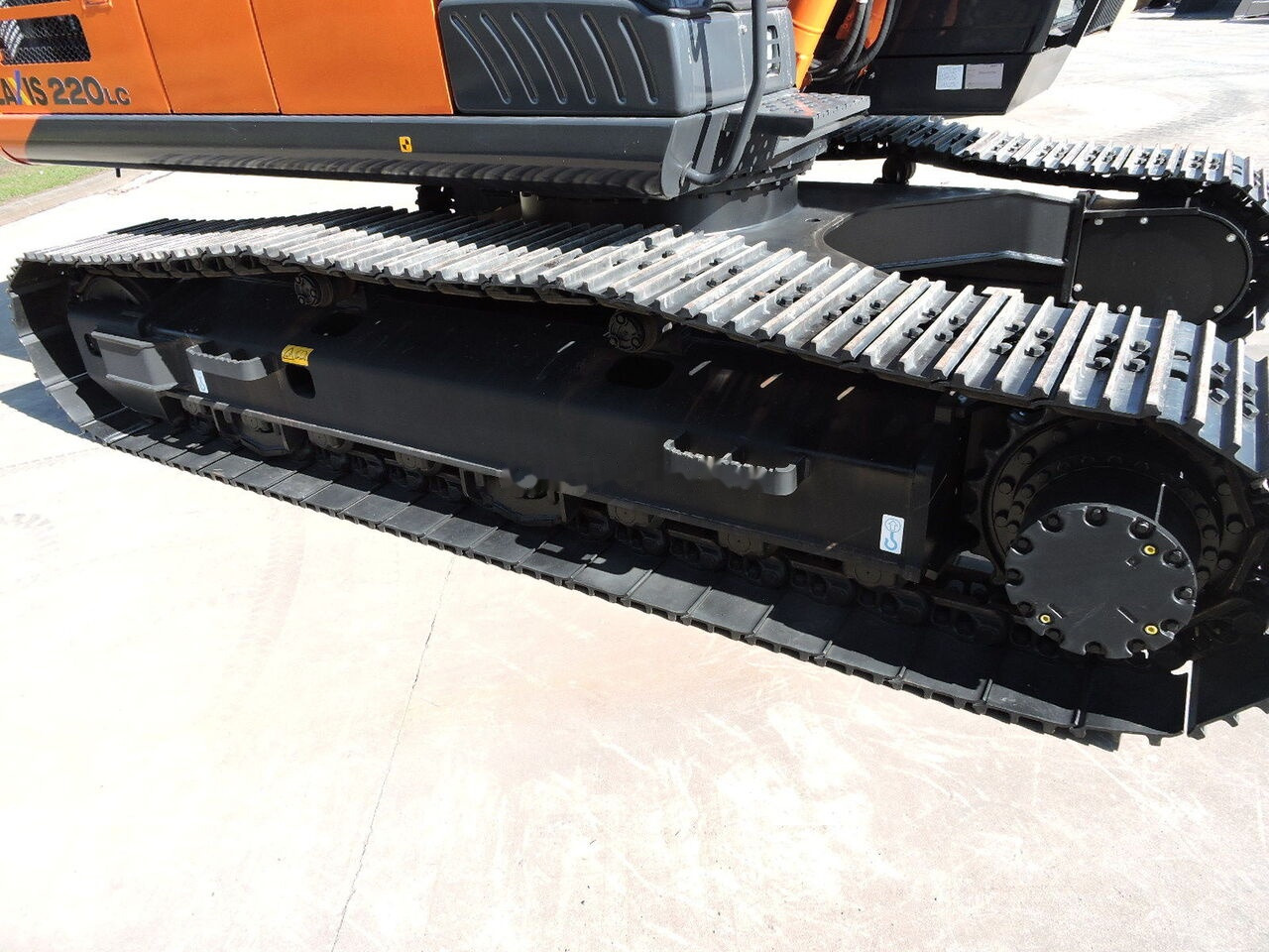 New Crawler excavator Hitachi ZX 220LC-Gi: picture 15
