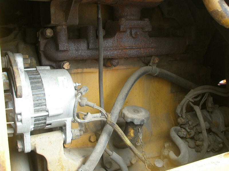 Wheel loader Komatsu W40-2: picture 6