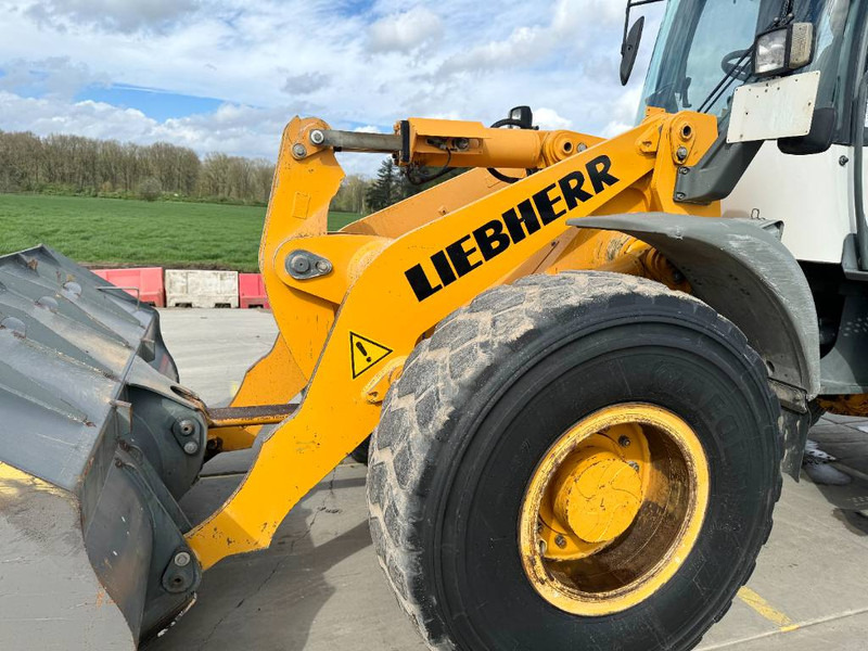 Wheel loader Liebherr L542 - German Machine / CE + EPA: picture 12