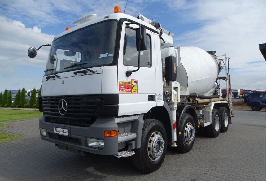 Concrete mixer truck Mercedes-Benz ACTROS 3235: picture 2