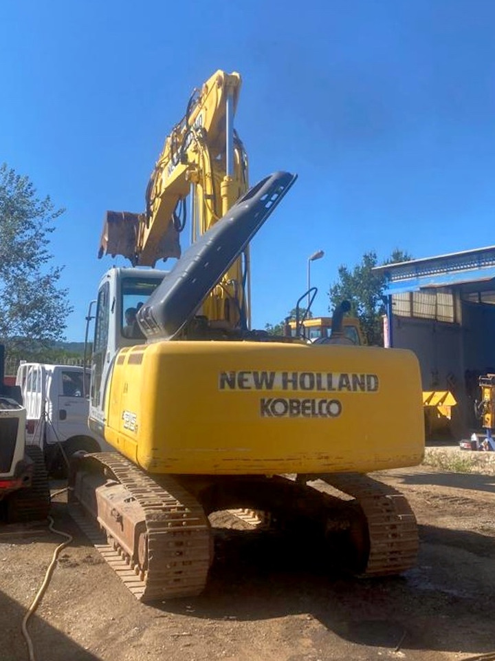 Crawler excavator NEW HOLLAND E215B: picture 4