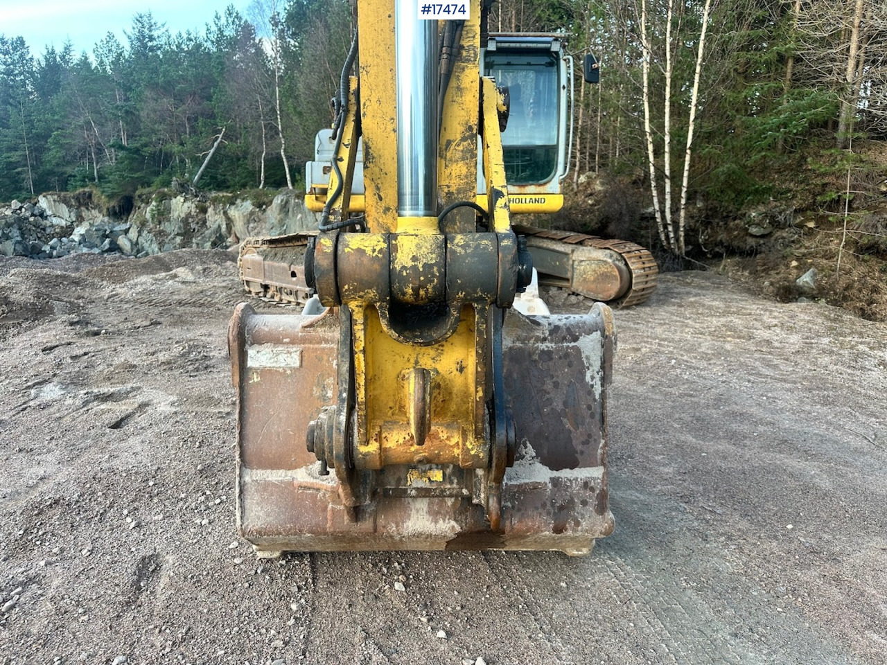 Excavator New Holland kobelco E305B: picture 26