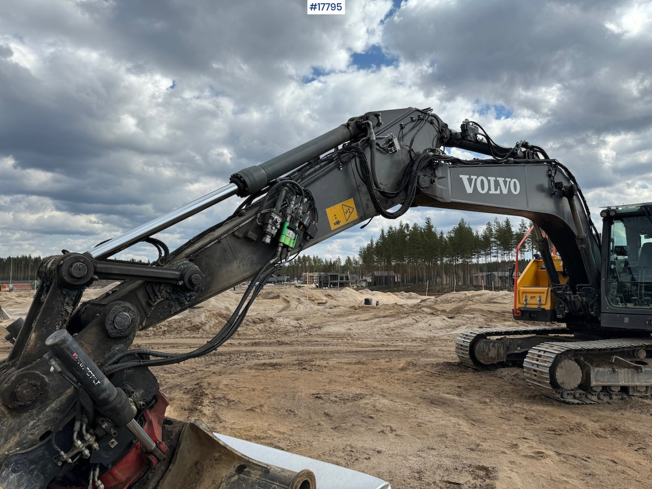 Excavator Volvo EC220EL: picture 17