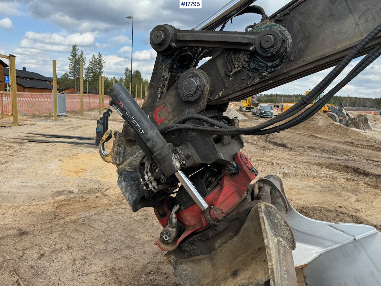 Excavator Volvo EC220EL: picture 19