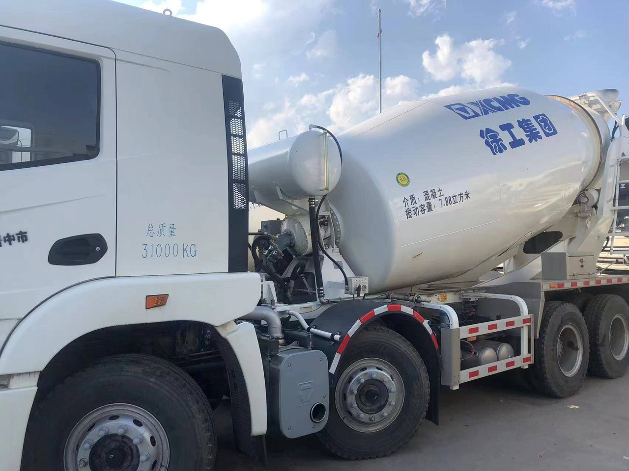 Concrete mixer truck XCMG SCHWING UsedCement Mixing Machine 12m3 Diesel Sand Cement Truck G12V with Best Price: picture 4