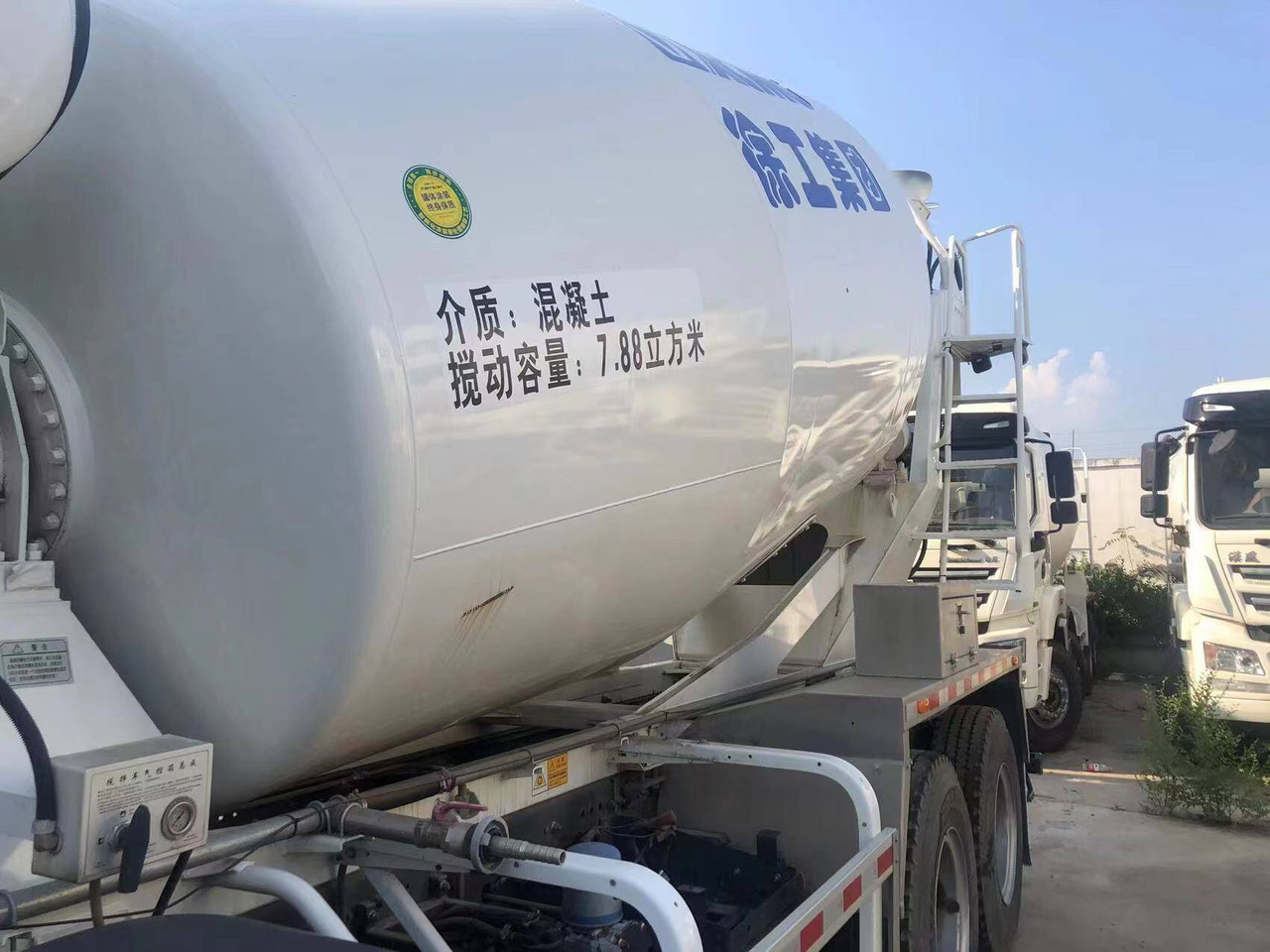 Concrete mixer truck XCMG SCHWING UsedCement Mixing Machine 12m3 Diesel Sand Cement Truck G12V with Best Price: picture 8