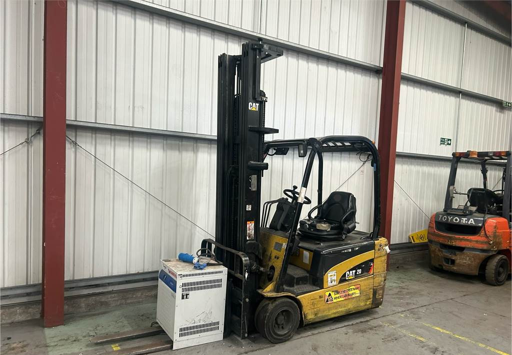 Electric forklift CAT EP20NT-48E: picture 2