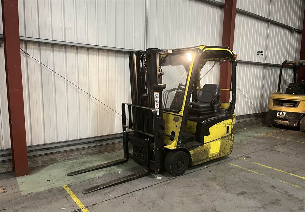 Electric forklift CAT FB16NT: picture 2