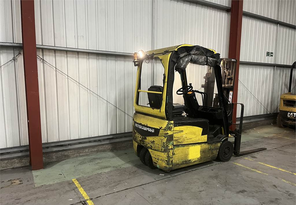 Electric forklift CAT FB16NT: picture 6