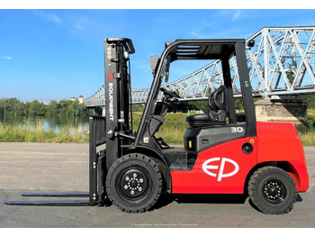 Diesel forklift EP CPCD30T8: picture 1