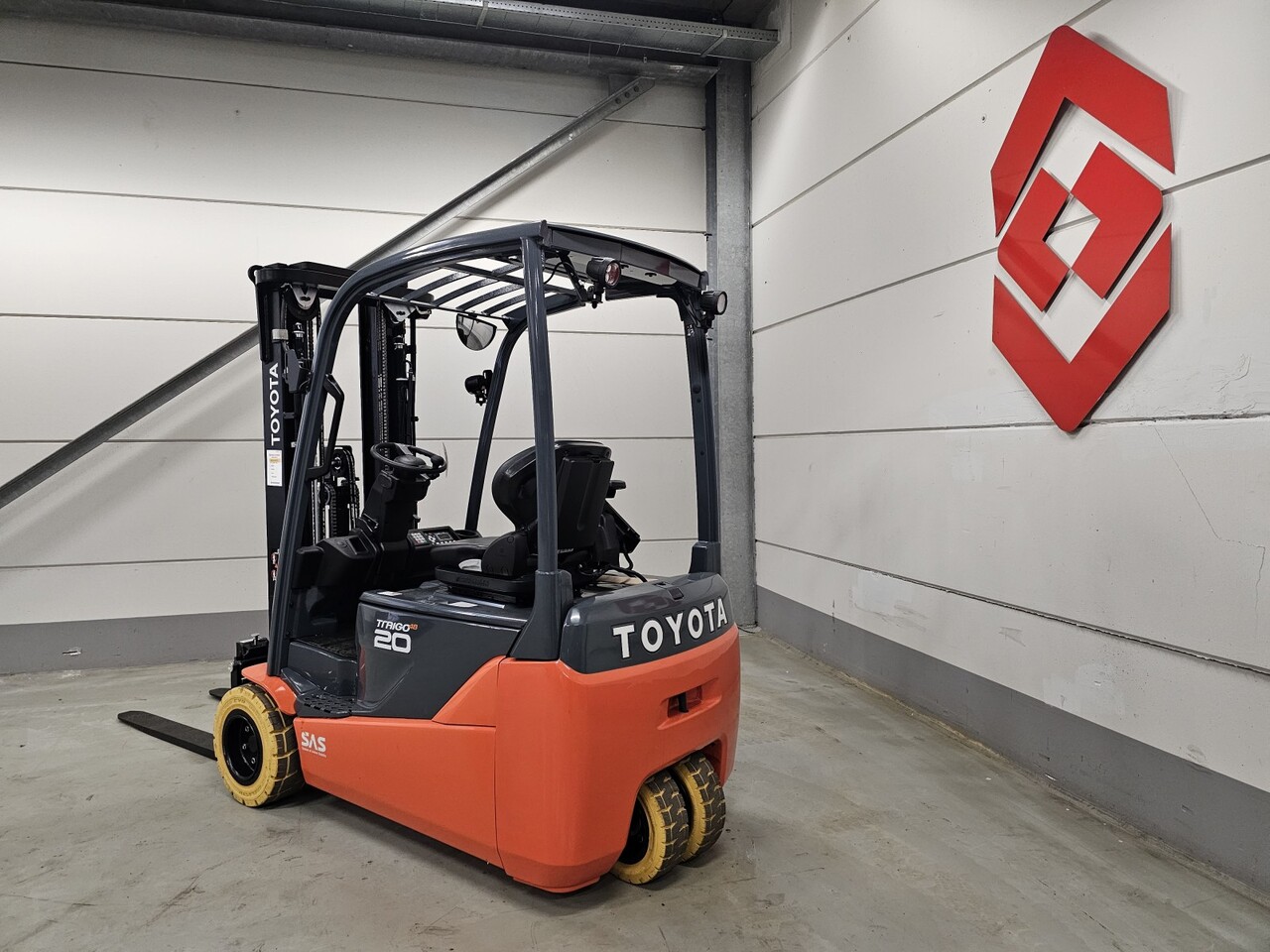 Electric forklift TOYOTA 8FBE20T: picture 6