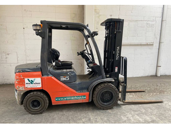 Diesel forklift Toyota 52-8 FD F 30: picture 3