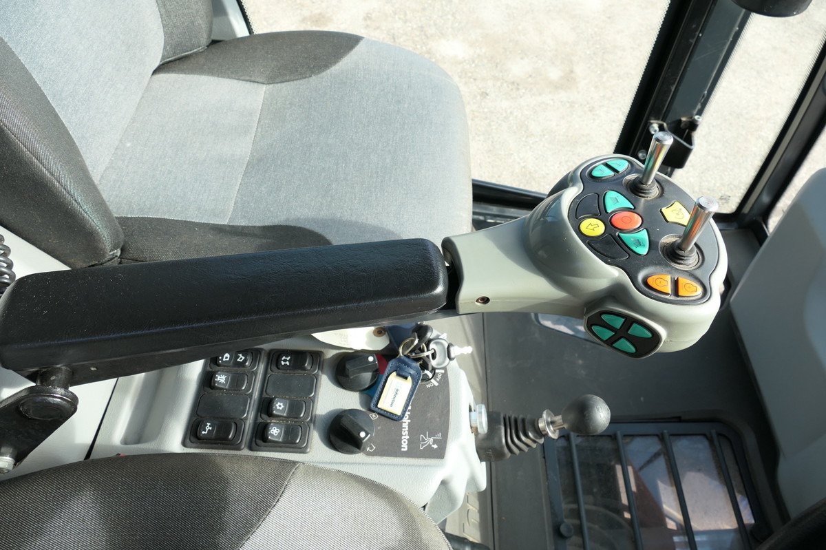 Road sweeper CX 202 2- Sitzer Klima Rückfahrkamera Tempomat: picture 15