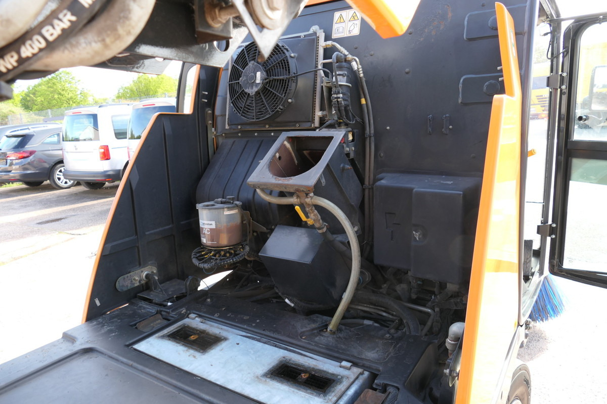Road sweeper CX 202 2- Sitzer Klima Rückfahrkamera Tempomat: picture 10