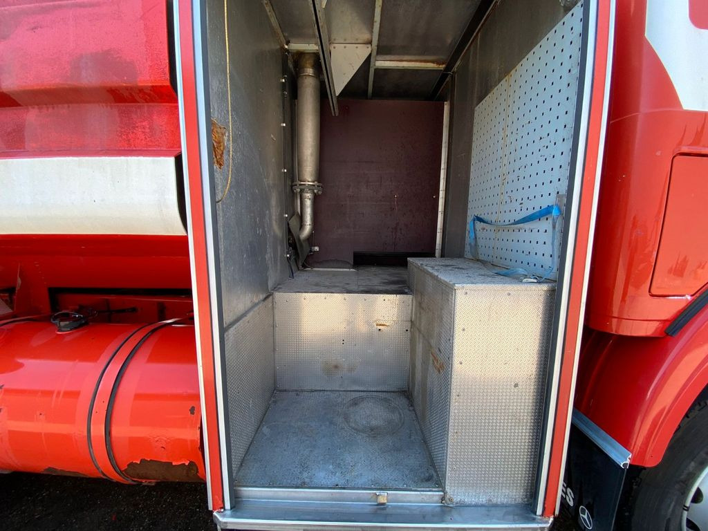 Vacuum truck Mercedes-Benz SK 2238 6x2 Feuerwehr Wassertanker: picture 8