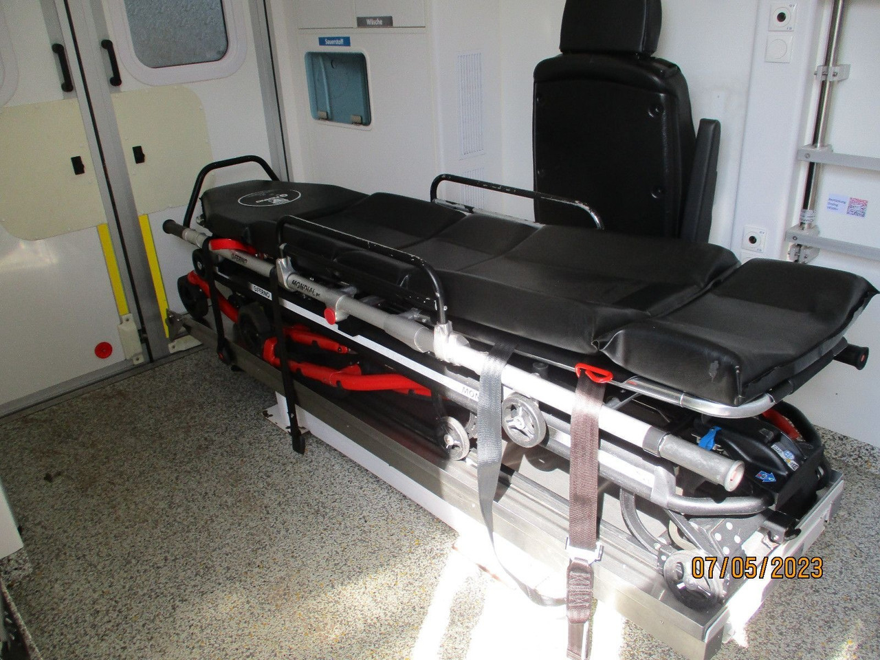 Ambulance Mercedes-Benz Sprinter 416 cdi Koffer mentőautó: picture 6