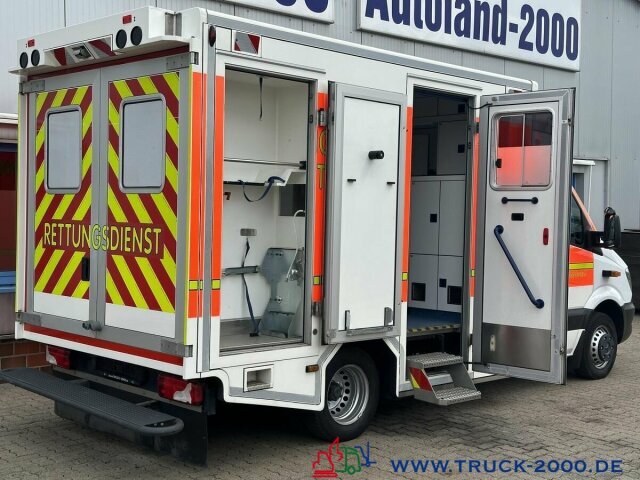 Ambulance Mercedes-Benz Sprinter 519 CDI RTW Rettung Krankenwagen 124TKM: picture 12