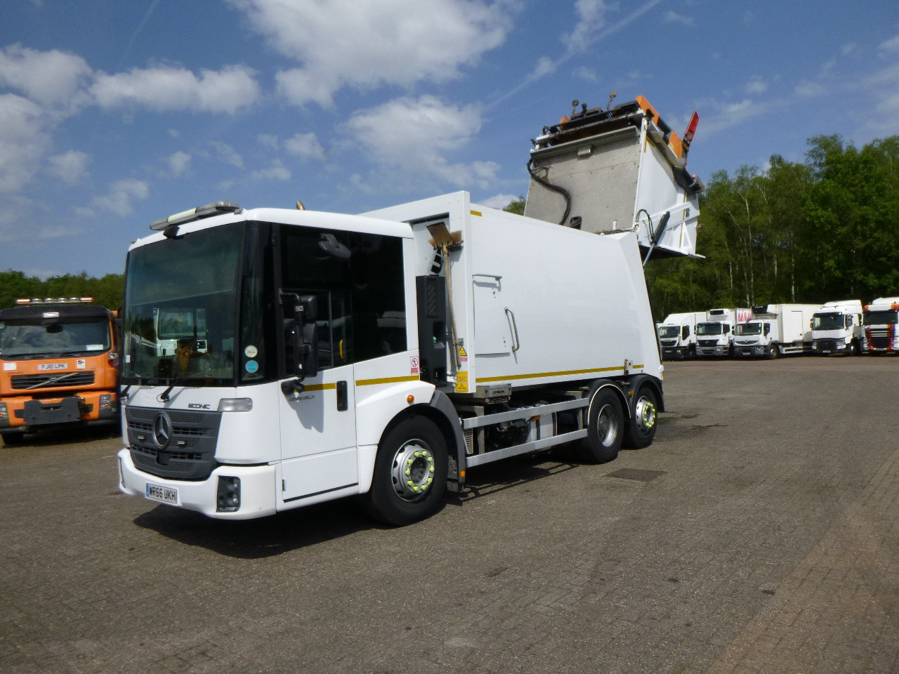 Garbage truck Mercedes Econic 2630 6x2 RHD Euro 6 Refuse truck: picture 7