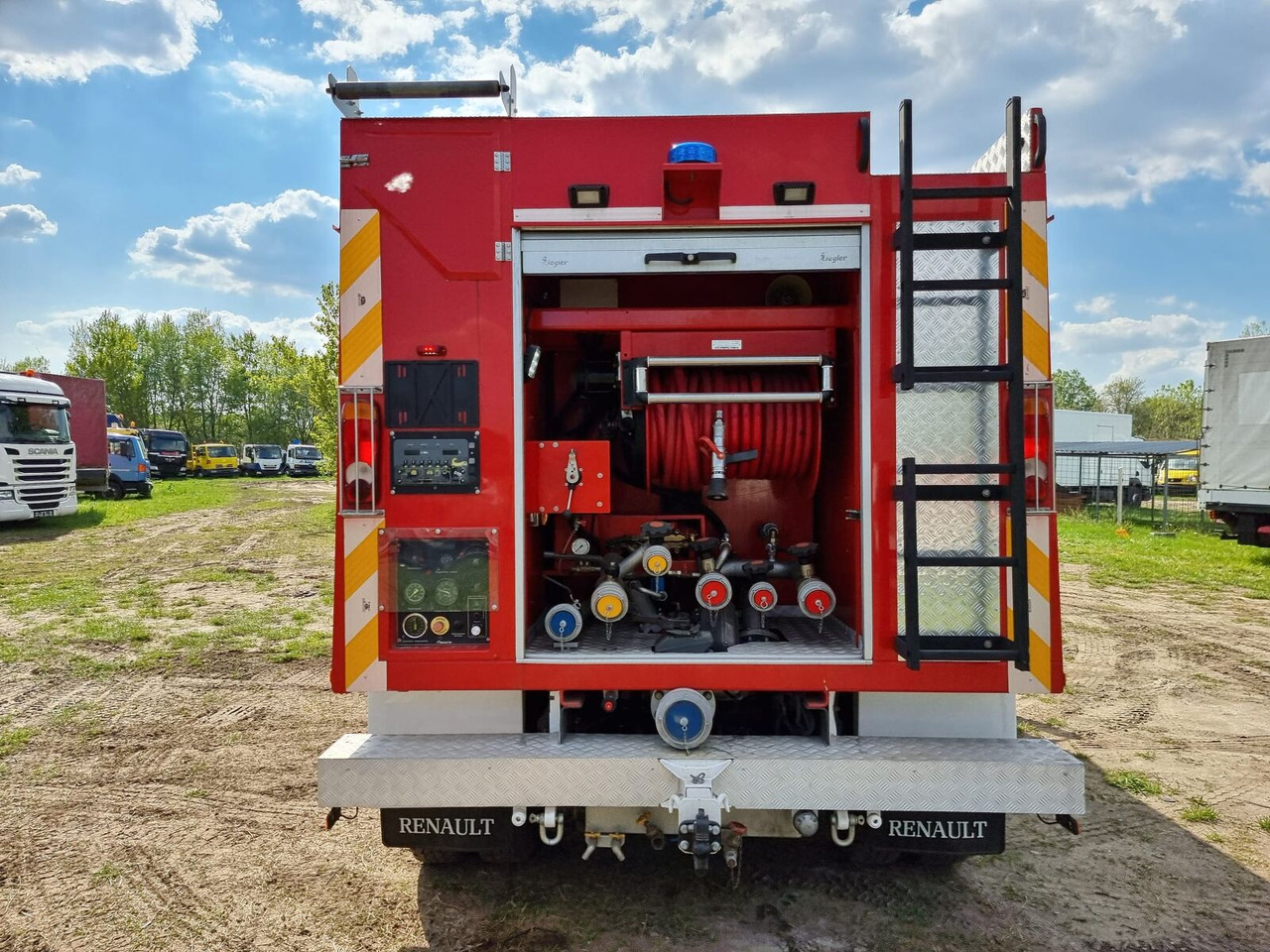 Fire truck Renault Midlum 210 dci Fire Truck - 2000l water + 170l foam: picture 18