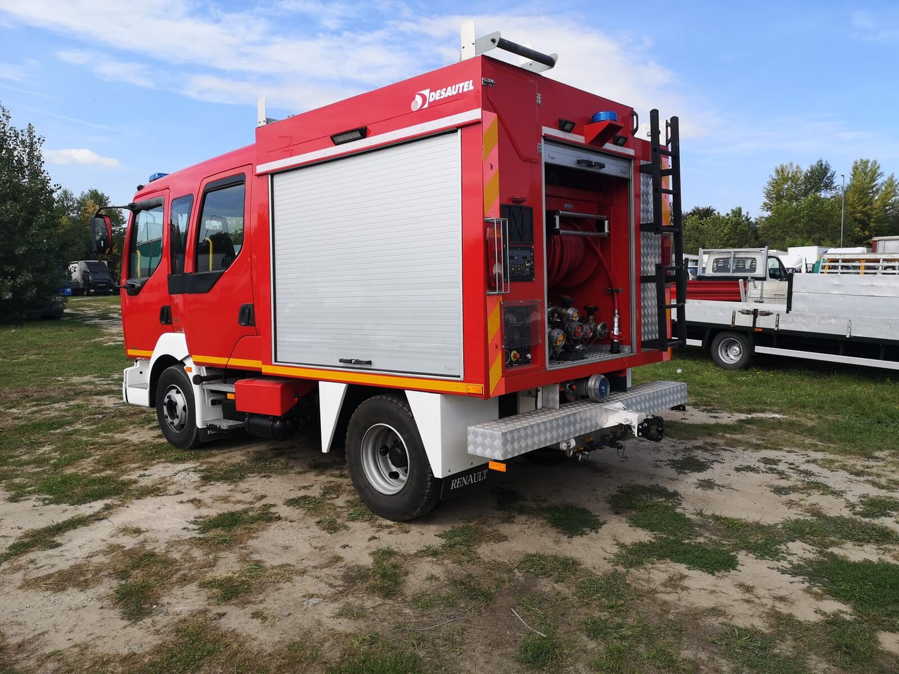 Fire truck Renault Midlum 210 dci Fire Truck - 2000l water + 170l foam: picture 8