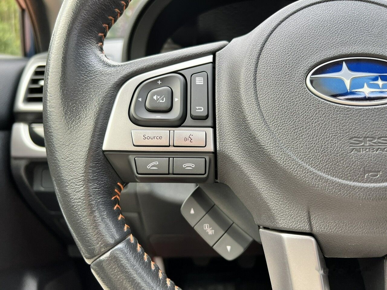 Car Subaru XV: picture 24