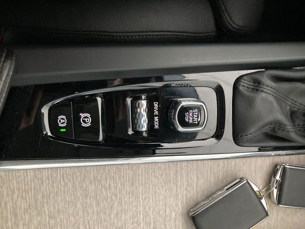 Car Volvo XC60 D4 Inscription AWD: picture 13