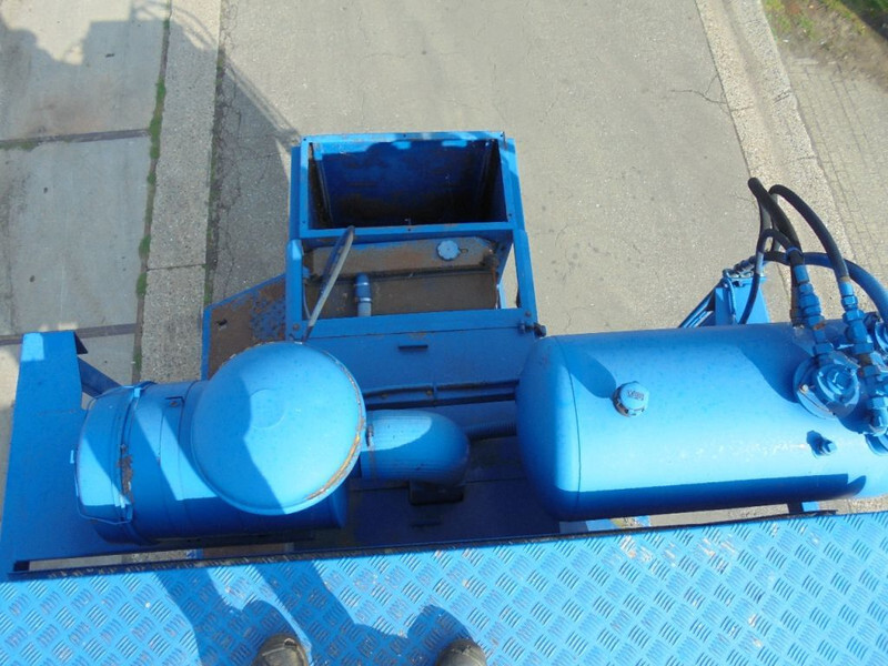 Tank semi-trailer for transportation of chemicals Diversen HUWER 2 ALPHA 40: picture 15
