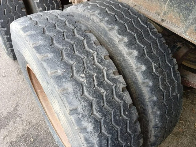 Tipper semi-trailer Fruehauf 2 Axle Steel Tipper, 8 tyres , Spring Suspension , Drum Brakes: picture 13