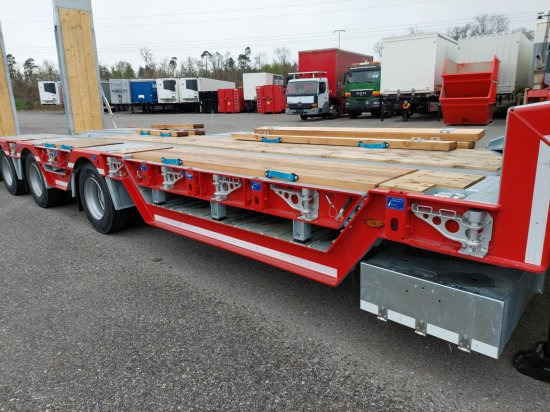 New Low loader semi-trailer for transportation of heavy machinery HUMBAUR HTS30 schräg, 3-Achs Tieflader, Radmulden, Liftachse, Nachlaufachse, Verzinkt,: picture 8