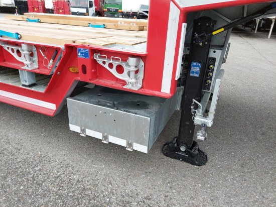 New Low loader semi-trailer for transportation of heavy machinery HUMBAUR HTS30 schräg, 3-Achs Tieflader, Radmulden, Liftachse, Nachlaufachse, Verzinkt,: picture 7